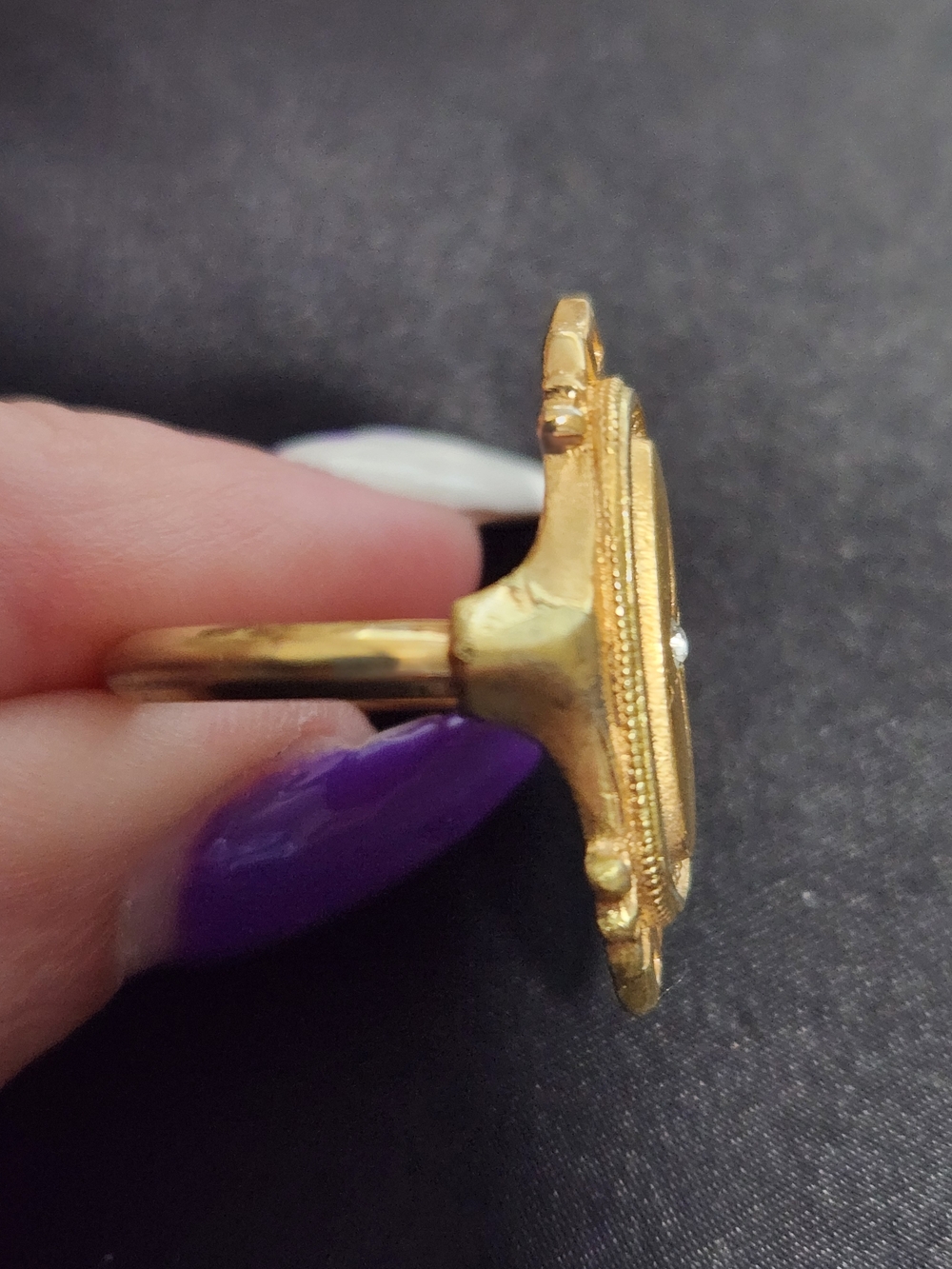 Avon Kensington Gold Tone Oval Shield Ring with Clear Accent - Picture 5 of 8
